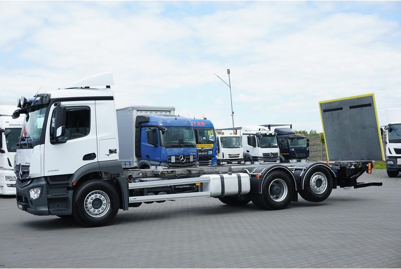 Mercedes-Benz ANTOS / 2535 / ACC / E 6 / BDF + WINDA / 7.15 , 7.45, 7.82 M / O - Caminhão transportador de contêineres/ Caixa móvel: foto 3 Mercedes-Benz ANTOS / 2535 / ACC / E 6 / BDF + WINDA / 7.15 , 7.45, 7.82 M / O - Caminhão transportador de contêineres/ Caixa móvel: foto 3