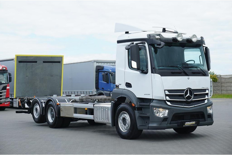 Mercedes-Benz ANTOS / 2535 / ACC / E 6 / BDF + WINDA / 7.15 , 7.45, 7.82 M / O - Caminhão transportador de contêineres/ Caixa móvel: foto 1 Mercedes-Benz ANTOS / 2535 / ACC / E 6 / BDF + WINDA / 7.15 , 7.45, 7.82 M / O - Caminhão transportador de contêineres/ Caixa móvel: foto 1
