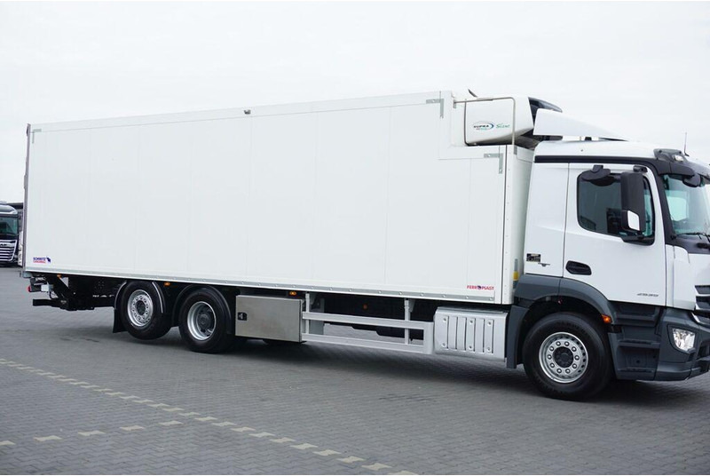 Mercedes-Benz ANTOS / 2535 / EURO 6 / CHŁODNIA + WINDA / 23 PALETY / OŚ SKRĘTN - Caminhão frigorífico: foto 3 Mercedes-Benz ANTOS / 2535 / EURO 6 / CHŁODNIA + WINDA / 23 PALETY / OŚ SKRĘTN - Caminhão frigorífico: foto 3