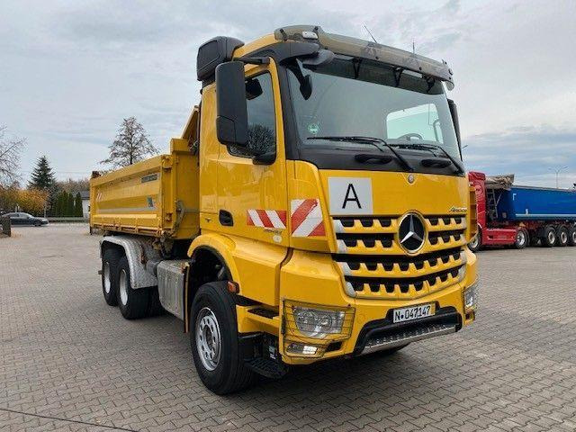 Mercedes-Benz AROCS 2648 - Caminhão basculante: foto 3 Mercedes-Benz AROCS 2648 - Caminhão basculante: foto 3