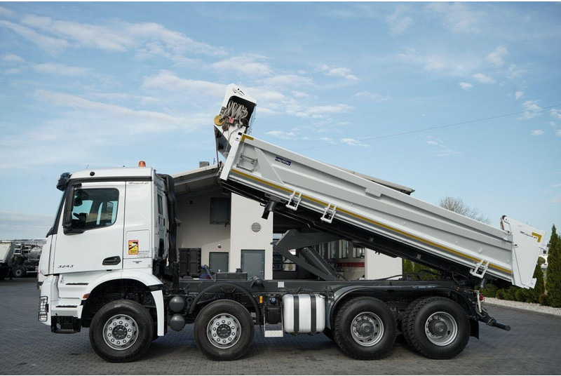 Mercedes-Benz AROCS 3243 / 8x4 / WYWROTKA DWUSTRONNA / HYDROBURTA / BORDMATIC - Caminhão basculante: foto 2 Mercedes-Benz AROCS 3243 / 8x4 / WYWROTKA DWUSTRONNA / HYDROBURTA / BORDMATIC - Caminhão basculante: foto 2