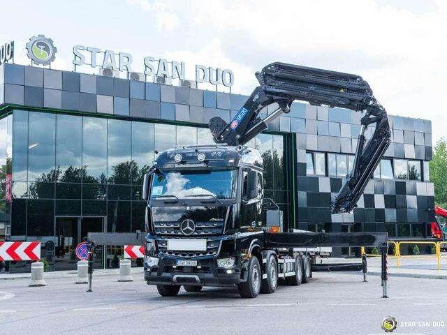 Mercedes-Benz AROCS 3251 8x4 HMF 8520 Fly Jib Winch - Camião de caixa aberta/ Plataforma, Caminhão grua: foto 4 Mercedes-Benz AROCS 3251 8x4 HMF 8520 Fly Jib Winch - Camião de caixa aberta/ Plataforma, Caminhão grua: foto 4