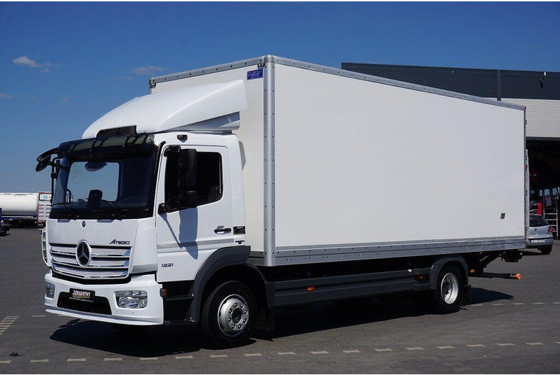 Mercedes-Benz ATEGO / 1221 / ACC / EURO 6 / KONTENER + WINDA / 17 PALET - Caminhão furgão: foto 1 Mercedes-Benz ATEGO / 1221 / ACC / EURO 6 / KONTENER + WINDA / 17 PALET - Caminhão furgão: foto 1