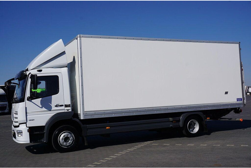 Mercedes-Benz ATEGO / 1221 / ACC / EURO 6 / KONTENER + WINDA / 17 PALET - Caminhão furgão: foto 3 Mercedes-Benz ATEGO / 1221 / ACC / EURO 6 / KONTENER + WINDA / 17 PALET - Caminhão furgão: foto 3