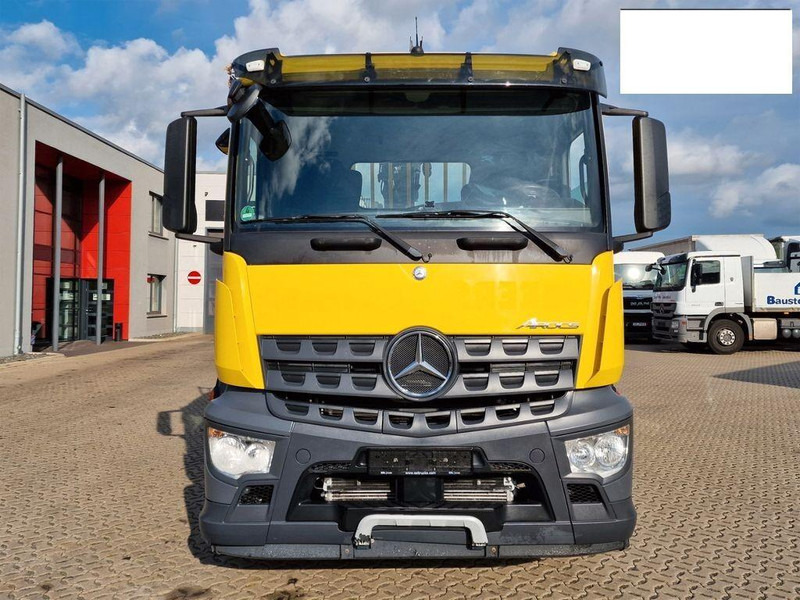 Mercedes-Benz Arocs 1830 - Camião de caixa aberta/ Plataforma, Caminhão grua: foto 2 Mercedes-Benz Arocs 1830 - Camião de caixa aberta/ Plataforma, Caminhão grua: foto 2