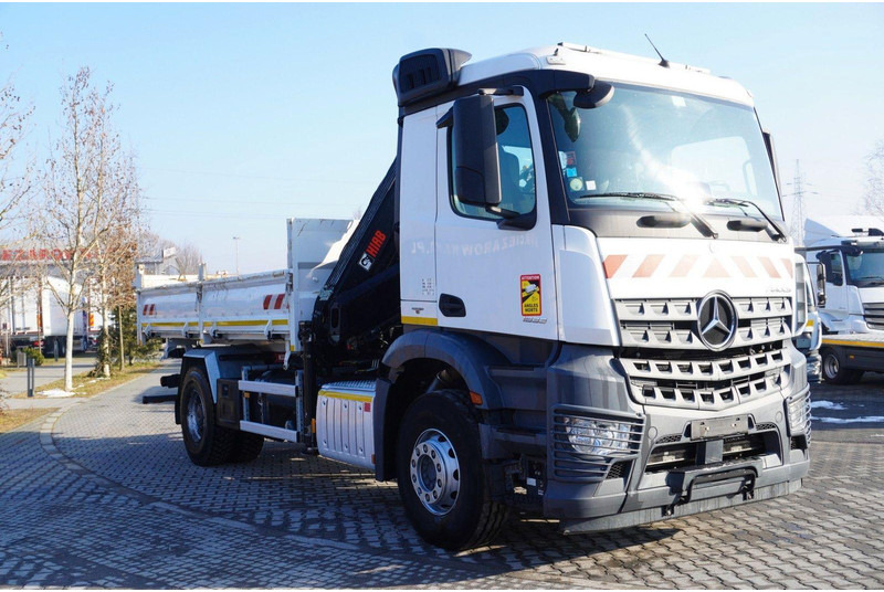 Mercedes-Benz Arocs 1833 3-Way Tipper Crane HIAB X-DUO 128 B - Caminhão basculante, Caminhão grua: foto 5 Mercedes-Benz Arocs 1833 3-Way Tipper Crane HIAB X-DUO 128 B - Caminhão basculante, Caminhão grua: foto 5