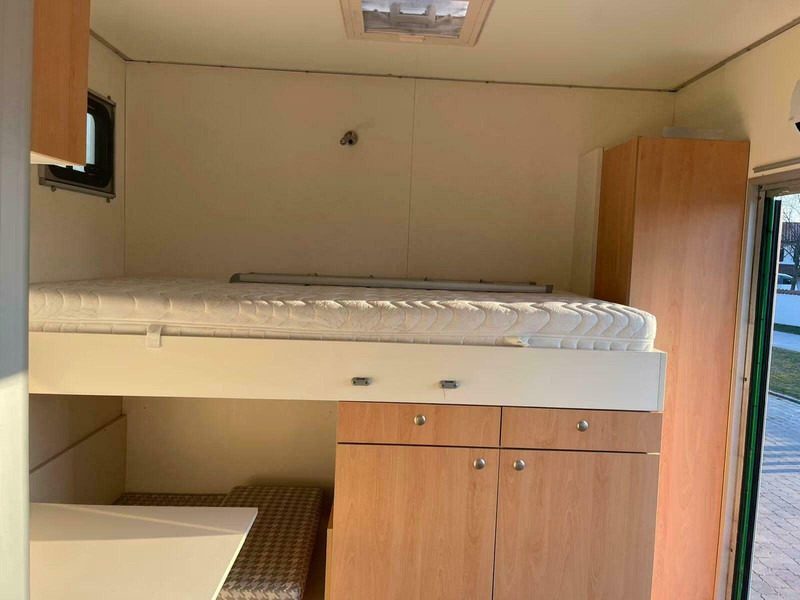 Caminhão para transporte de cavalos Mercedes-Benz Atego 1018 - Horse transporter: foto 10