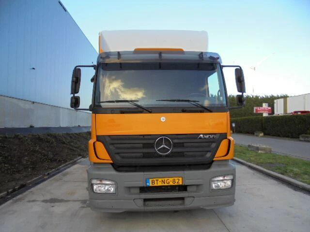 Mercedes-Benz Axor 1829 - Vacuum truck - Caminhão limpa fossa: foto 2 Mercedes-Benz Axor 1829 - Vacuum truck - Caminhão limpa fossa: foto 2
