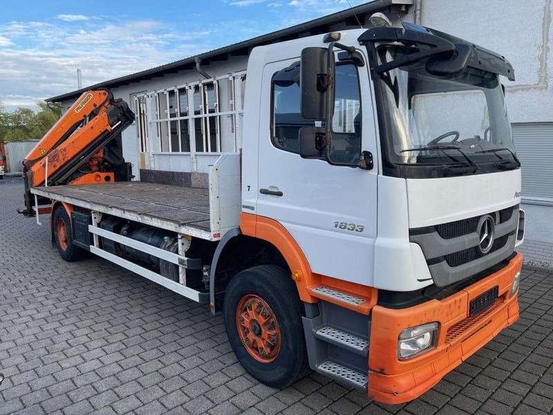 Mercedes-Benz Axor 1833 - Camião de caixa aberta/ Plataforma, Caminhão grua: foto 2 Mercedes-Benz Axor 1833 - Camião de caixa aberta/ Plataforma, Caminhão grua: foto 2