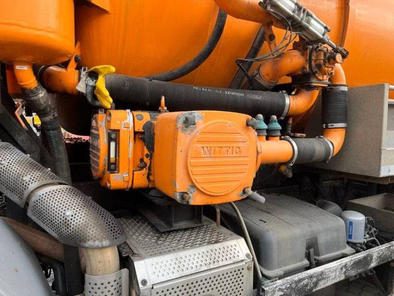 Mercedes-Benz Axor 1833 - Vacuum truck - Caminhão limpa fossa: foto 5 Mercedes-Benz Axor 1833 - Vacuum truck - Caminhão limpa fossa: foto 5