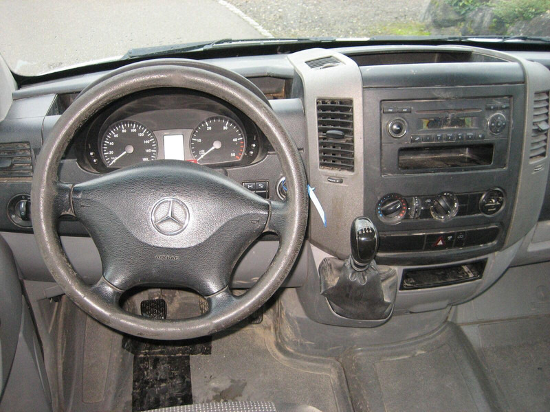 Mercedes-Benz Sprinter 316 CDI Doka - Camião de caixa aberta/ Plataforma: foto 4 Mercedes-Benz Sprinter 316 CDI Doka - Camião de caixa aberta/ Plataforma: foto 4