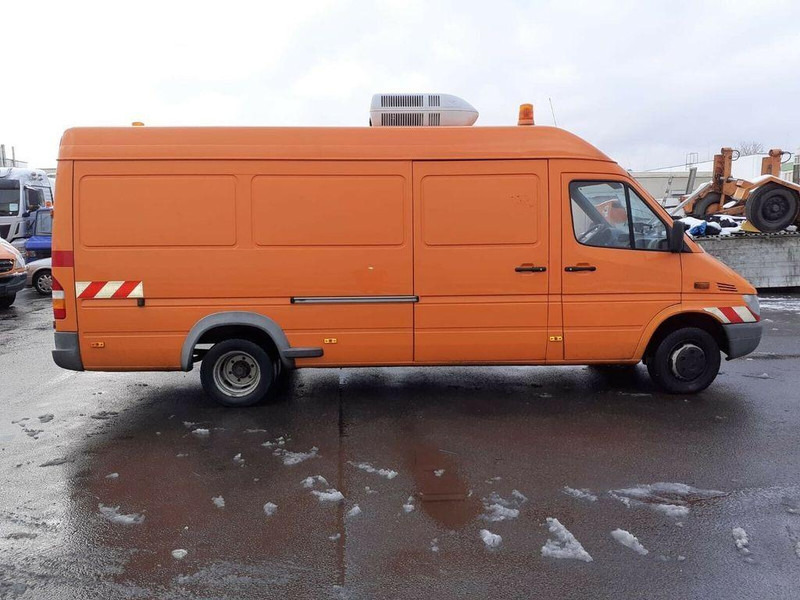 Mercedes-Benz Sprinter 413 - Caminhão limpa fossa: foto 4 Mercedes-Benz Sprinter 413 - Caminhão limpa fossa: foto 4