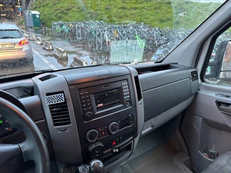 Mercedes-Benz Sprinter Koffer + Tail lift - Carrinha de contentor: foto 4 Mercedes-Benz Sprinter Koffer + Tail lift - Carrinha de contentor: foto 4