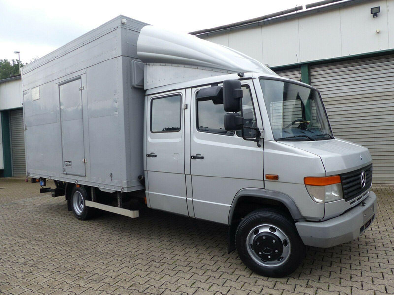 Mercedes-Benz Vario 818 Doka horse transporter + Tail lift - Caminhão para transporte de cavalos: foto 4 Mercedes-Benz Vario 818 Doka horse transporter + Tail lift - Caminhão para transporte de cavalos: foto 4
