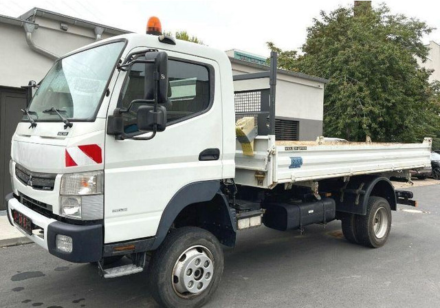 Mitsubishi Fuso 4x4 3 way tipper - Caminhão basculante: foto 1 Mitsubishi Fuso 4x4 3 way tipper - Caminhão basculante: foto 1
