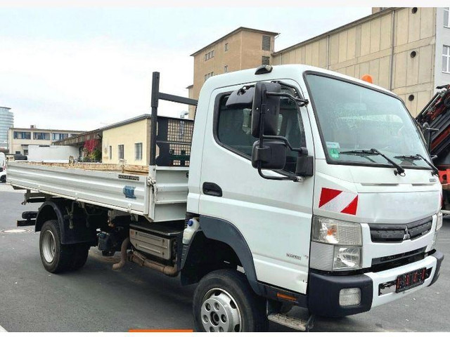 Mitsubishi Fuso 4x4 3 way tipper - Caminhão basculante: foto 2 Mitsubishi Fuso 4x4 3 way tipper - Caminhão basculante: foto 2