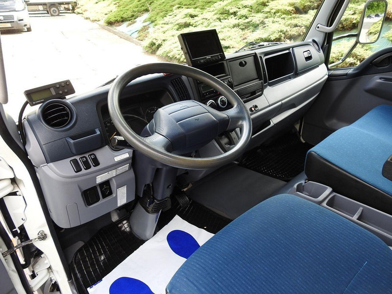 Mitsubishi Fuso CANTER FUSO 7C15 KONTENER CHŁODNIA WINDA 14 PALET -4*C ZASILANIE - Caminhão frigorífico: foto 2 Mitsubishi Fuso CANTER FUSO 7C15 KONTENER CHŁODNIA WINDA 14 PALET -4*C ZASILANIE - Caminhão frigorífico: foto 2