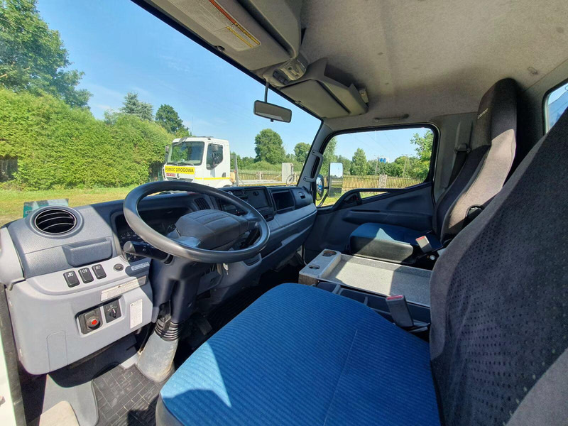 Mitsubishi Fuso Canter 7C15 - Flatbed truck + crane - Camião de caixa aberta/ Plataforma, Caminhão grua: foto 5 Mitsubishi Fuso Canter 7C15 - Flatbed truck + crane - Camião de caixa aberta/ Plataforma, Caminhão grua: foto 5