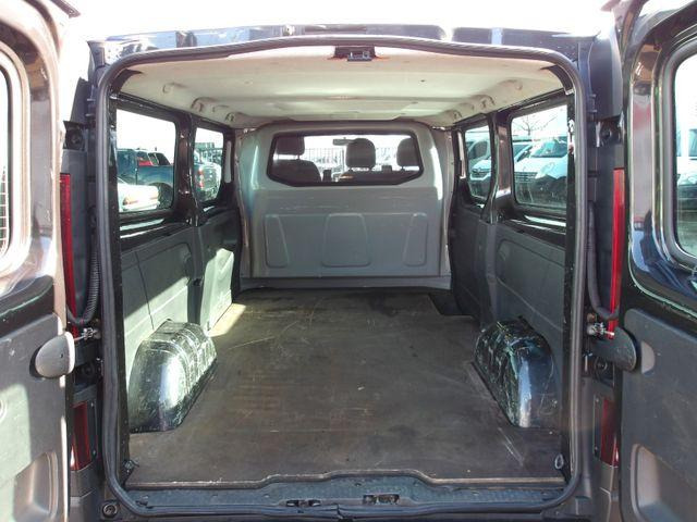 Locação de Opel Vivaro Opel Vivaro: foto 8 Locação de Opel Vivaro Opel Vivaro: foto 8