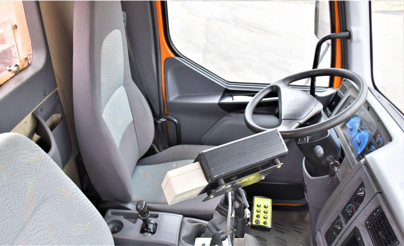 Caminhão basculante Renault MIDLUM 220 DCI: foto 11