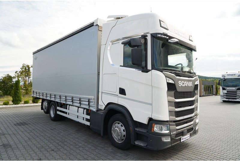 Scania S 450 / SOLÓWKA / 6X2 / OŚ PODNOSZONA / 2019 / - Caminhão com lona: foto 2 Scania S 450 / SOLÓWKA / 6X2 / OŚ PODNOSZONA / 2019 / - Caminhão com lona: foto 2