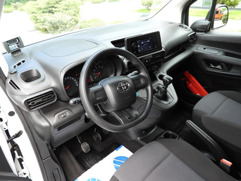 Toyota PROACE CITY FURGON CHŁODNIA -15*C ZASILANIE 230V TEMPOMAT KLIM - Carrinha frigorífica: foto 2 Toyota PROACE CITY FURGON CHŁODNIA -15*C ZASILANIE 230V TEMPOMAT KLIM - Carrinha frigorífica: foto 2