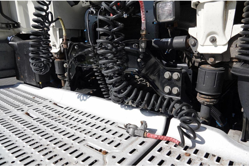 Tractor DAF XF 460 / MANUAL / STANDARD / SUPER SPACE CAB / EURO 6: foto 18