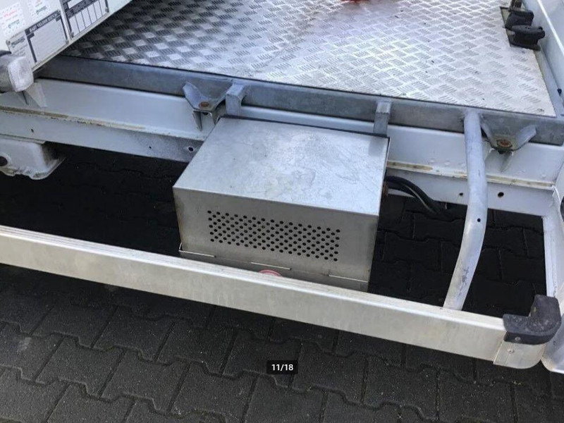Mercedes-Benz 413 CDI BE Mini Trekker + Workshop Trailer - Tractor: foto 5 Mercedes-Benz 413 CDI BE Mini Trekker + Workshop Trailer - Tractor: foto 5