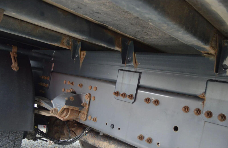 Volvo FE 18.320 FLATBED CRANE - Camião de caixa aberta/ Plataforma, Caminhão grua: foto 5 Volvo FE 18.320 FLATBED CRANE - Camião de caixa aberta/ Plataforma, Caminhão grua: foto 5