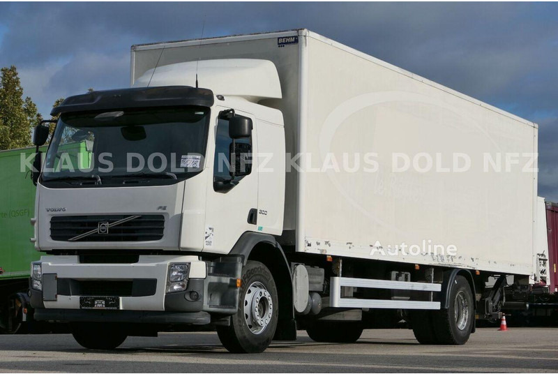 Volvo FE 300 - Box truck - Caminhão furgão: foto 1 Volvo FE 300 - Box truck - Caminhão furgão: foto 1