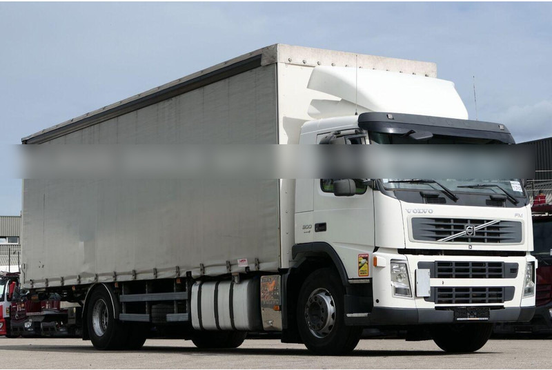 Volvo FM 300 - Curtain side truck - Caminhão com lona: foto 2 Volvo FM 300 - Curtain side truck - Caminhão com lona: foto 2