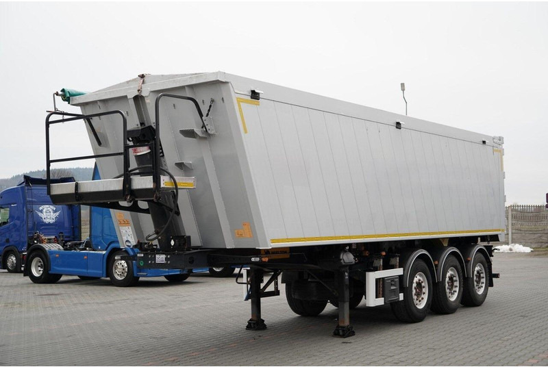 Wielton WYWROTKA / 41 M3 / ALUMINIOWA / 2x OŚ PODNOSZONA / OSIE SAF / A - Semireboque basculante: foto 1 Wielton WYWROTKA / 41 M3 / ALUMINIOWA / 2x OŚ PODNOSZONA / OSIE SAF / A - Semireboque basculante: foto 1