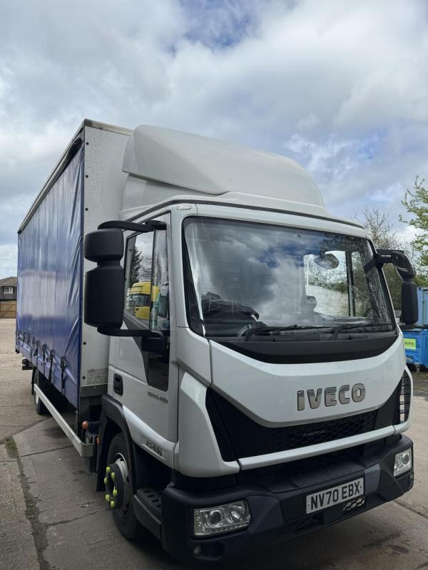 IVECO 75.160 Eurocargo 7.5 Ton Curtainside - Caminhão com lona: foto 2 IVECO 75.160 Eurocargo 7.5 Ton Curtainside - Caminhão com lona: foto 2