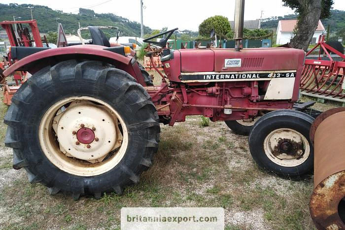 INTERNATIONAL 433 SA 4X2 | 2.5 diesel | brand new tyres | - Trator: foto 3 INTERNATIONAL 433 SA 4X2 | 2.5 diesel | brand new tyres | - Trator: foto 3