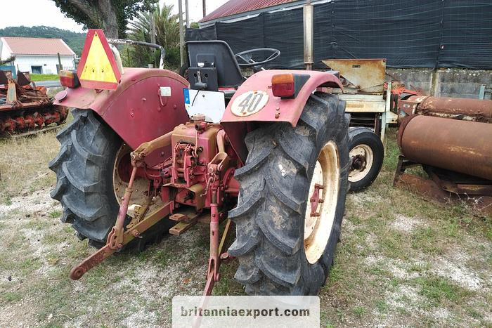 INTERNATIONAL 433 SA Farm Tractor | 2.5L Diesel | 4x2 | Brand New Tyres - Trator: foto 4 INTERNATIONAL 433 SA Farm Tractor | 2.5L Diesel | 4x2 | Brand New Tyres - Trator: foto 4