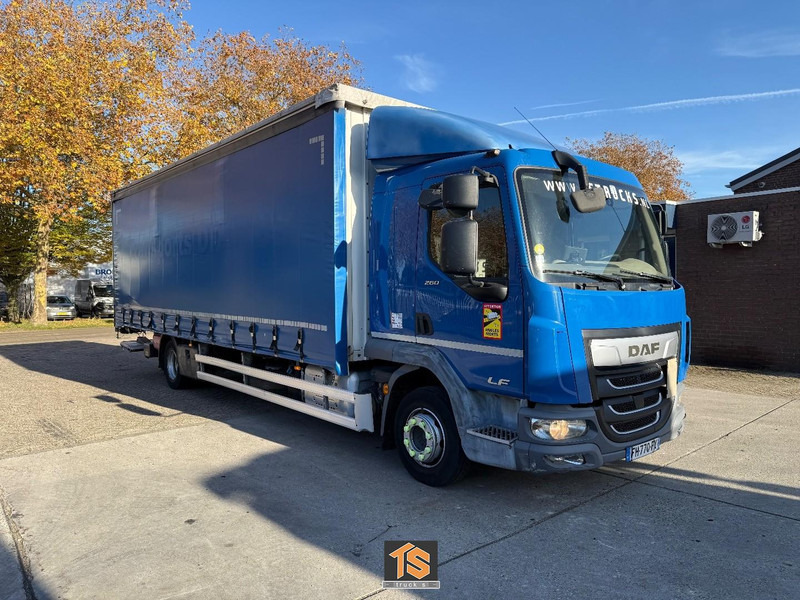DAF LF 12T 260 AUTOMATIC - LADEBORDWAND - TOP TRUCK - Caminhão com lona: foto 3 DAF LF 12T 260 AUTOMATIC - LADEBORDWAND - TOP TRUCK - Caminhão com lona: foto 3