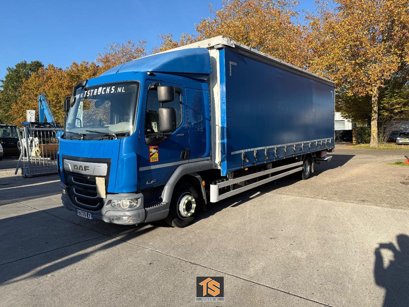 DAF LF 12T 260 AUTOMATIC - LADEBORDWAND - TOP TRUCK - Caminhão com lona: foto 1 DAF LF 12T 260 AUTOMATIC - LADEBORDWAND - TOP TRUCK - Caminhão com lona: foto 1