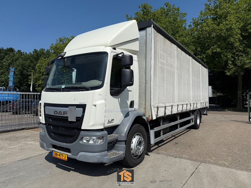 DAF LF 280 FA 19 TON - SCHUIFZEILEN/CURTAIN/GARDINEN - APK 06/2026! - NL TRUCK - TOP! - Caminhão com lona: foto 1 DAF LF 280 FA 19 TON - SCHUIFZEILEN/CURTAIN/GARDINEN - APK 06/2026! - NL TRUCK - TOP! - Caminhão com lona: foto 1