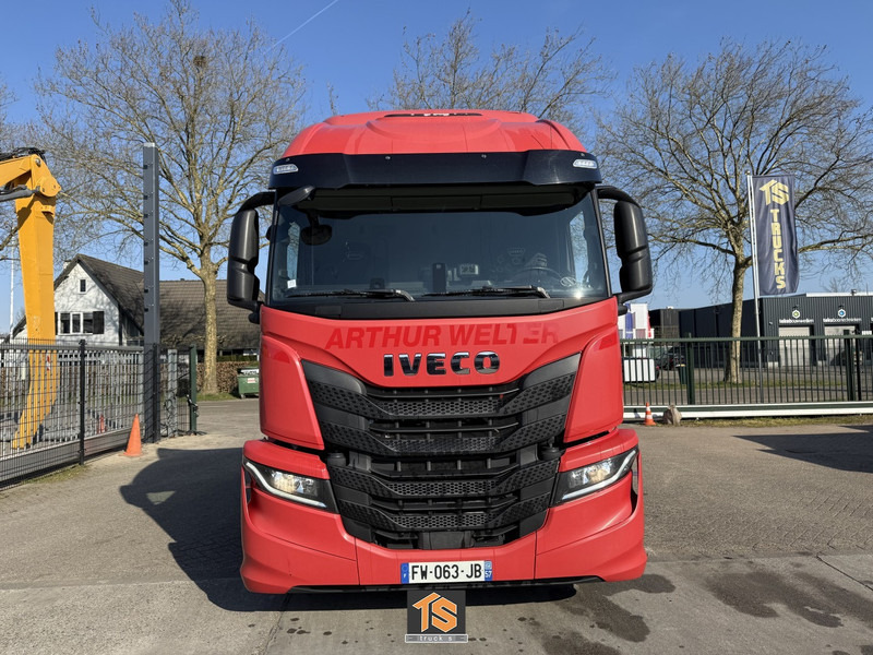 Iveco AT 420 S-WAY - 2 TANK - RETARDER - 3X AVAILABLE! - TOP TRUCK - TUV 12/25 - Tractor: foto 2 Iveco AT 420 S-WAY - 2 TANK - RETARDER - 3X AVAILABLE! - TOP TRUCK - TUV 12/25 - Tractor: foto 2