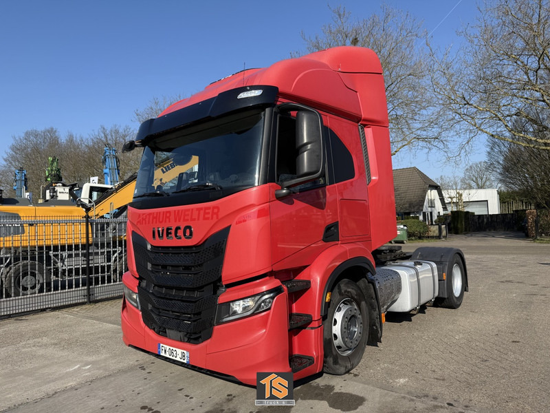 Iveco AT 420 S-WAY - 2 TANK - RETARDER - 3X AVAILABLE! - TOP TRUCK - TUV 12/25 - Tractor: foto 1 Iveco AT 420 S-WAY - 2 TANK - RETARDER - 3X AVAILABLE! - TOP TRUCK - TUV 12/25 - Tractor: foto 1