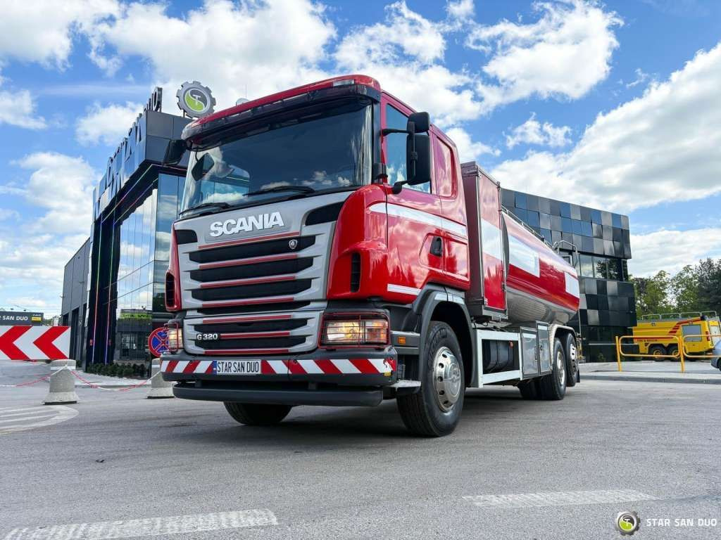 Caminhão Scania  D 320 FIRE BRIGADE Tank 12,000 Litres: foto 21