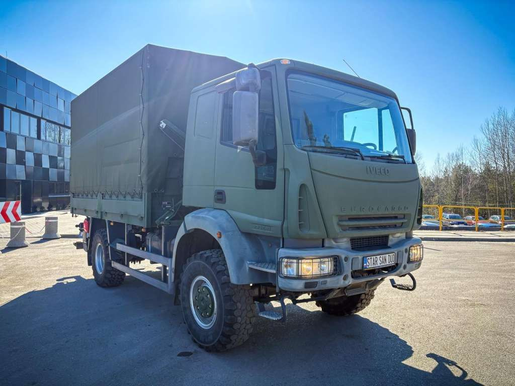 Iveco EUROCARGO 4x4 Offroad Camper Winde - Caminhão com lona: foto 2 Iveco EUROCARGO 4x4 Offroad Camper Winde - Caminhão com lona: foto 2