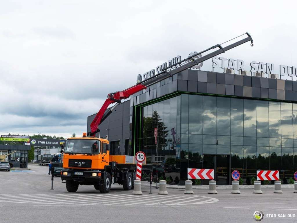 MAN 27.402 F10 6x6 HMF 3620 K4 Hds Crane - Caminhão grua: foto 2 MAN 27.402 F10 6x6 HMF 3620 K4 Hds Crane - Caminhão grua: foto 2