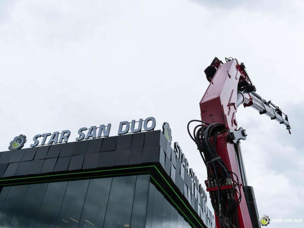 MAN 27.402 F10 6x6 HMF 3620 K4 Hds Crane - Caminhão grua: foto 4 MAN 27.402 F10 6x6 HMF 3620 K4 Hds Crane - Caminhão grua: foto 4