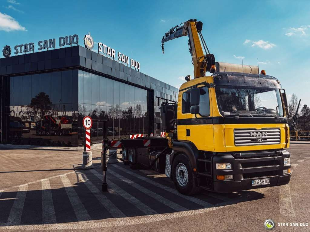 MAN TGA 18.440 6x2 FASSI F 210 A.24 Crane Rotator - Caminhão grua: foto 2 MAN TGA 18.440 6x2 FASSI F 210 A.24 Crane Rotator - Caminhão grua: foto 2
