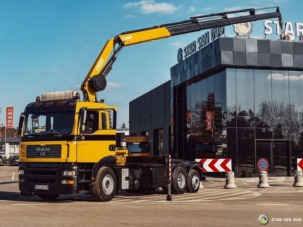 MAN TGA 18.440 6x2 FASSI F 210 A.24 Crane Rotator - Caminhão grua: foto 1 MAN TGA 18.440 6x2 FASSI F 210 A.24 Crane Rotator - Caminhão grua: foto 1