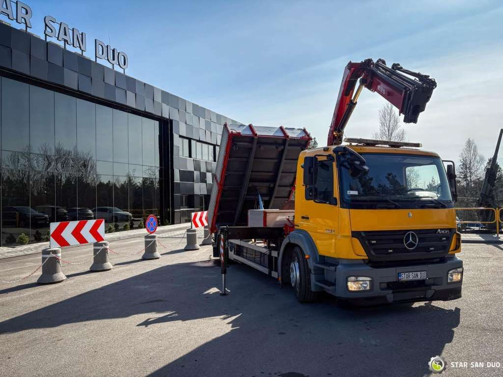 Mercedes-Benz AXOR 1824 4x2 HMF 975 HDS Crane Rotator Kipper Mercedes-Benz AXOR 1824 4x2 HMF 975 HDS Crane Rotator Kipper - Caminhão grua, Caminhão basculante: foto 2 Mercedes-Benz AXOR 1824 4x2 HMF 975 HDS Crane Rotator Kipper Mercedes-Benz AXOR 1824 4x2 HMF 975 HDS Crane Rotator Kipper - Caminhão grua, Caminhão basculante: foto 2