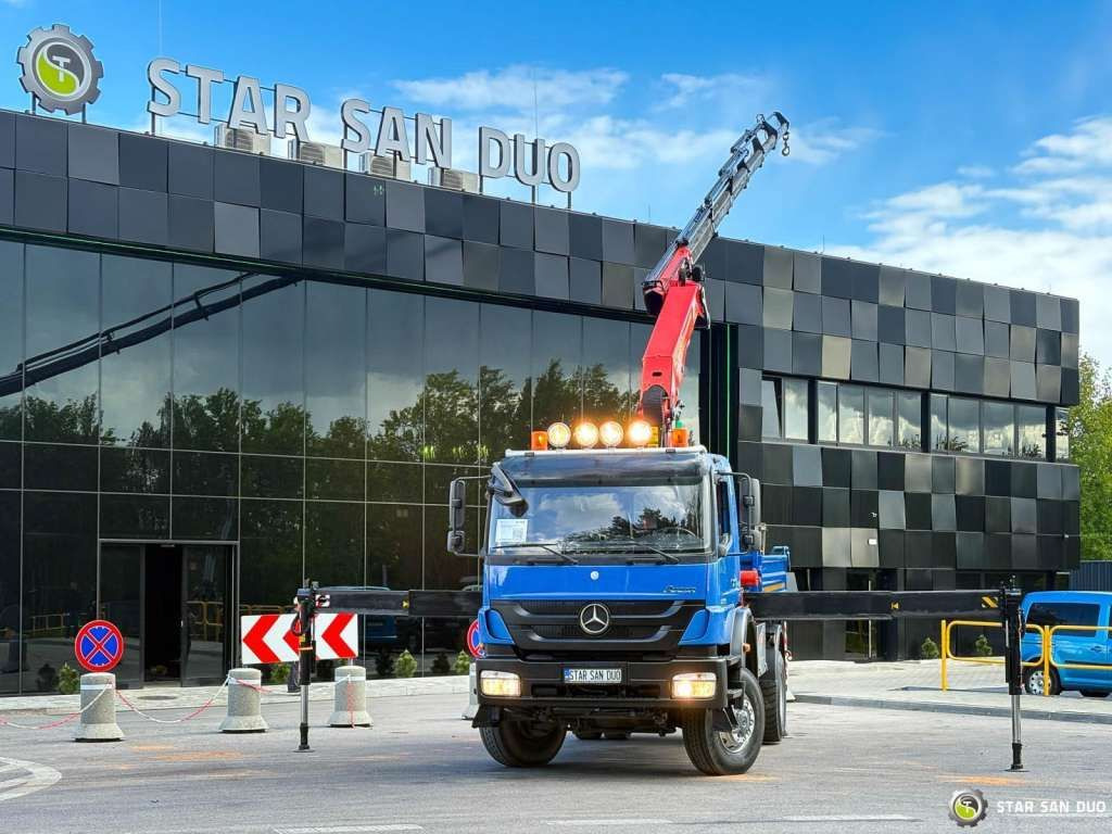 Mercedes-Benz AXOR 1833 4x4 Palfinger PK 22002 EH Crane Winch - Caminhão grua: foto 3 Mercedes-Benz AXOR 1833 4x4 Palfinger PK 22002 EH Crane Winch - Caminhão grua: foto 3