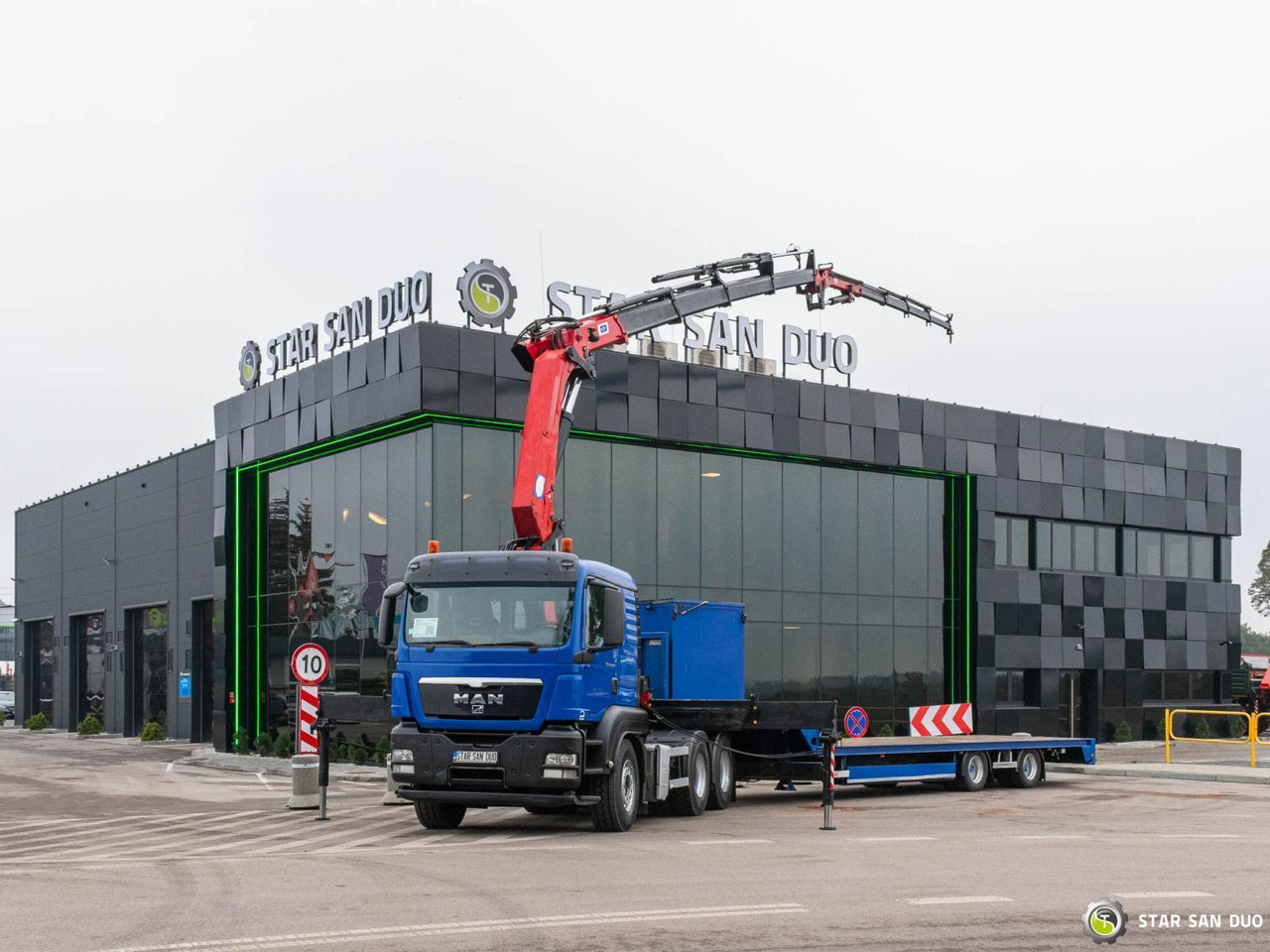 - Caminhão grua: foto 3 - Caminhão grua: foto 3