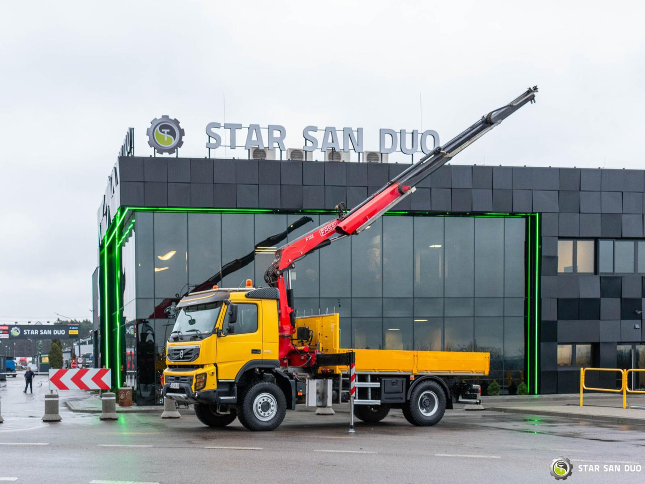 - Caminhão grua: foto 4 - Caminhão grua: foto 4